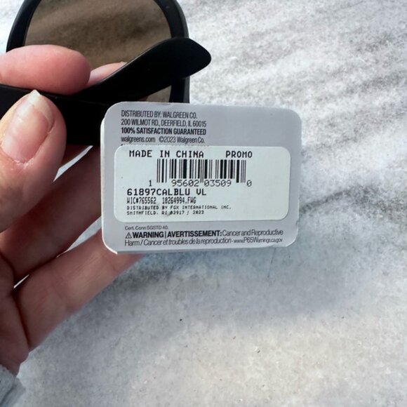 West Loop Black Sunglasses with Dark Lenses - Picture 4 of 5